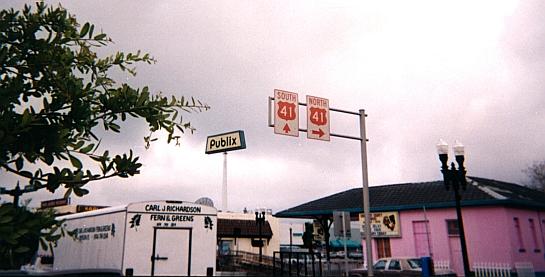 Overhead colored US 41 gantry