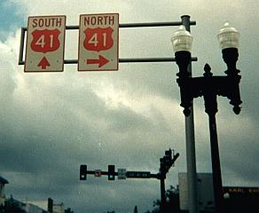 Overhead colored US 41 gantry w/lamp